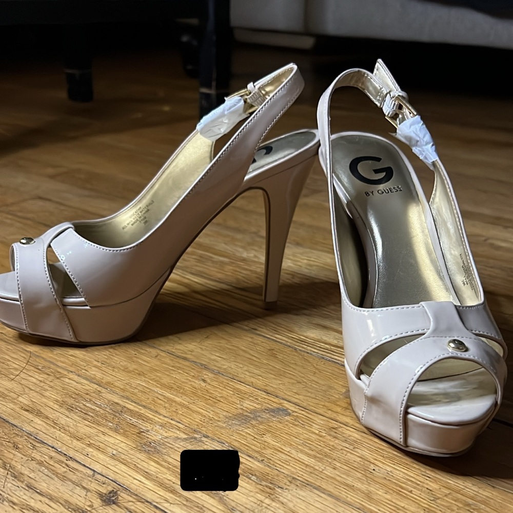 Never used open box GUESS peep toe heels